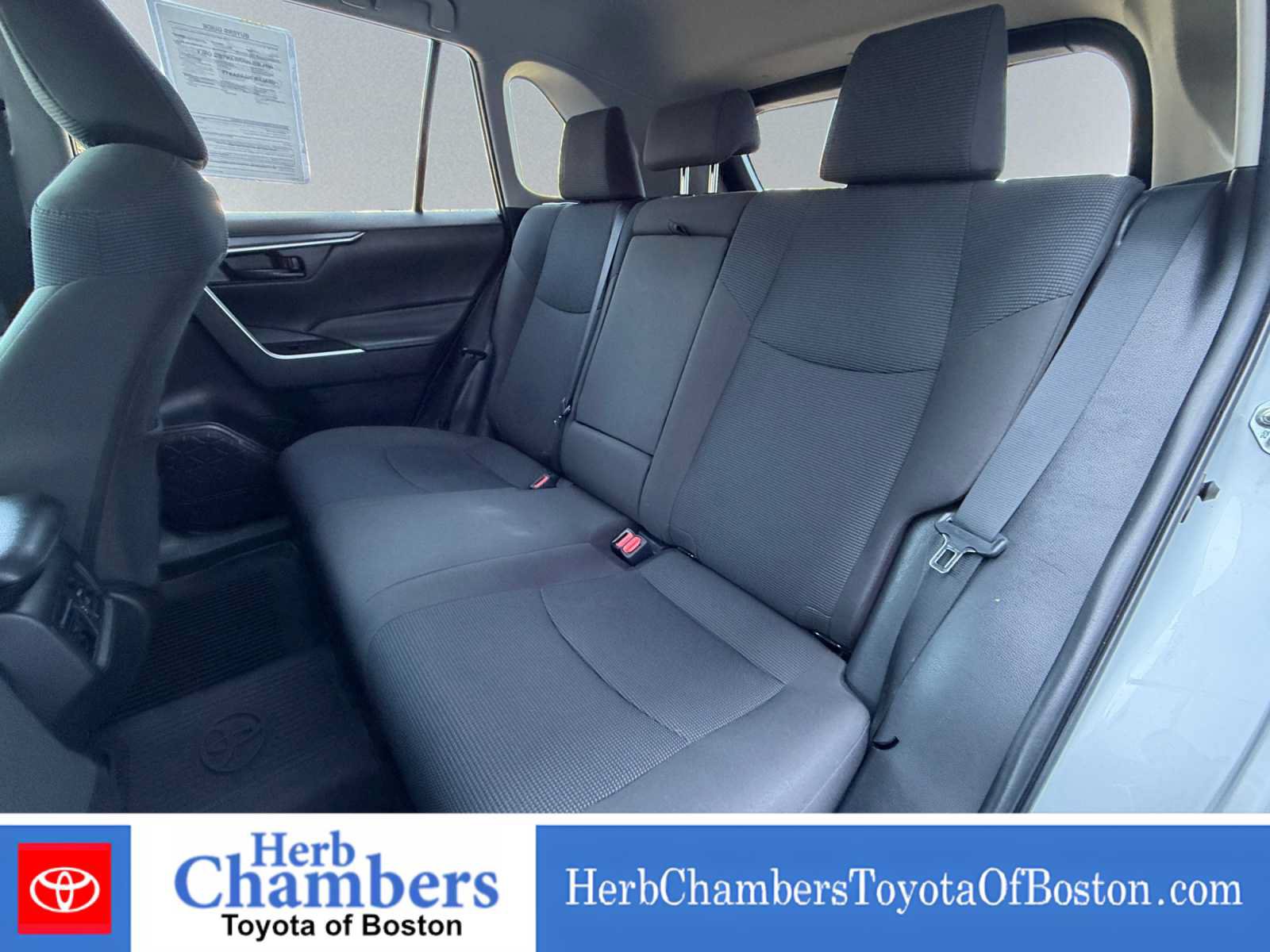 Used 2023 Toyota RAV4 LE AWD/4WD image 19
