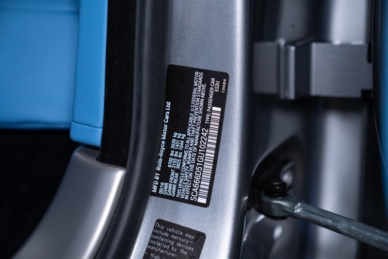 Used 2016 Rolls-Royce Dawn RWD image 38