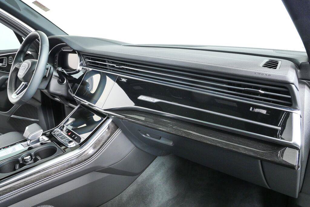 Used 2025 Audi Q7 3.0T Prestige AWD/4WD image 25