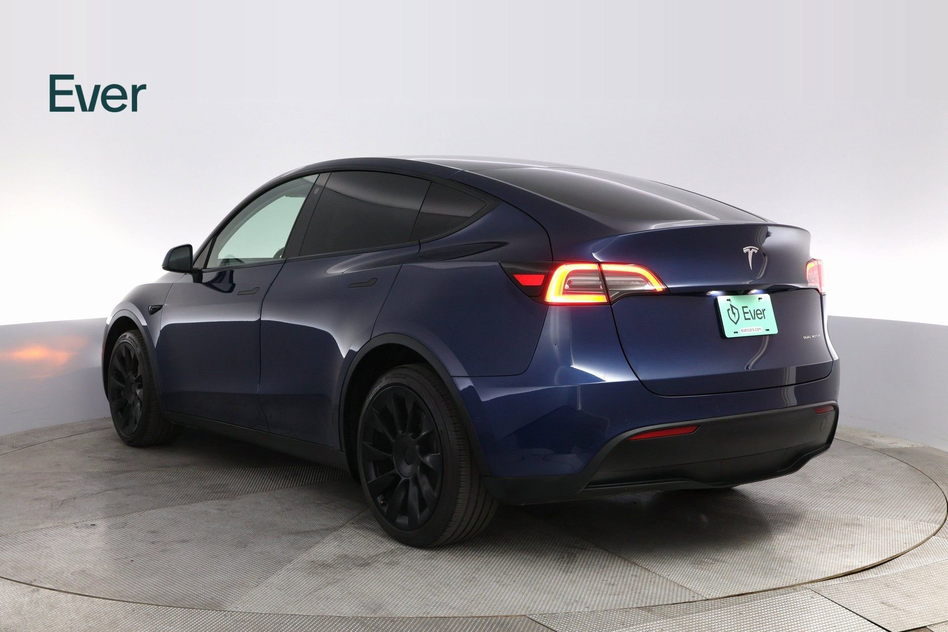 Used 2022 Tesla Model Y Long Range image 14