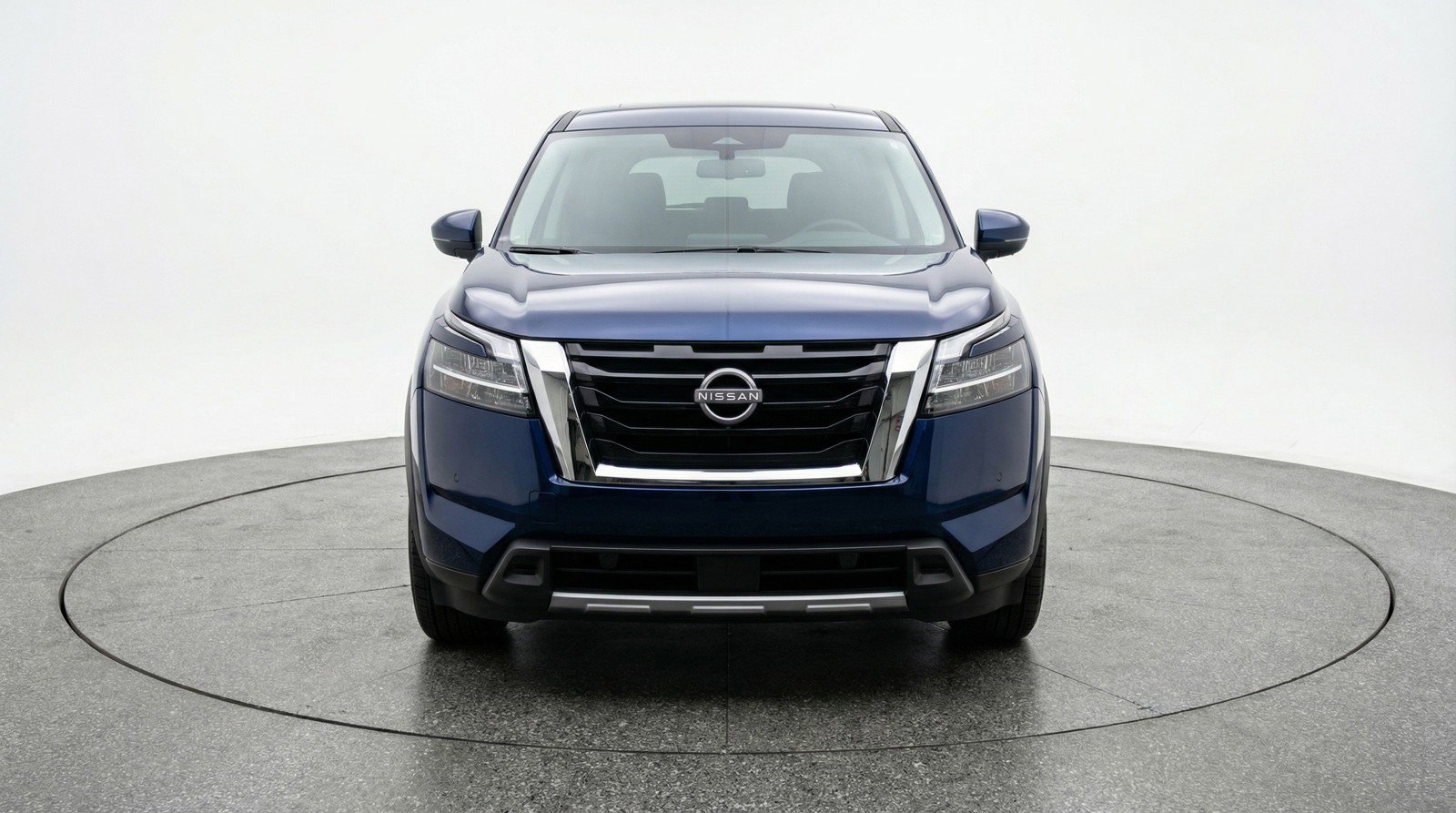 Used 2025 Nissan Pathfinder SV image 2