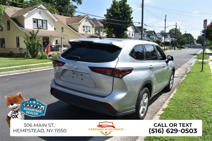 Used 2025 Toyota Highlander LE FWD image 6