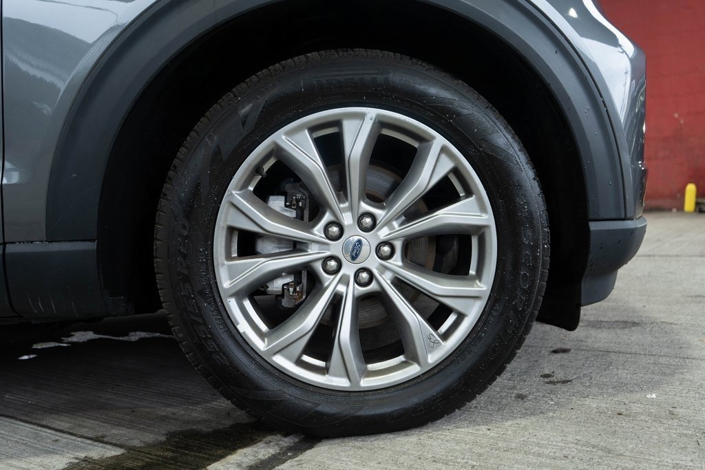 Used 2023 Ford Explorer Limited image 15