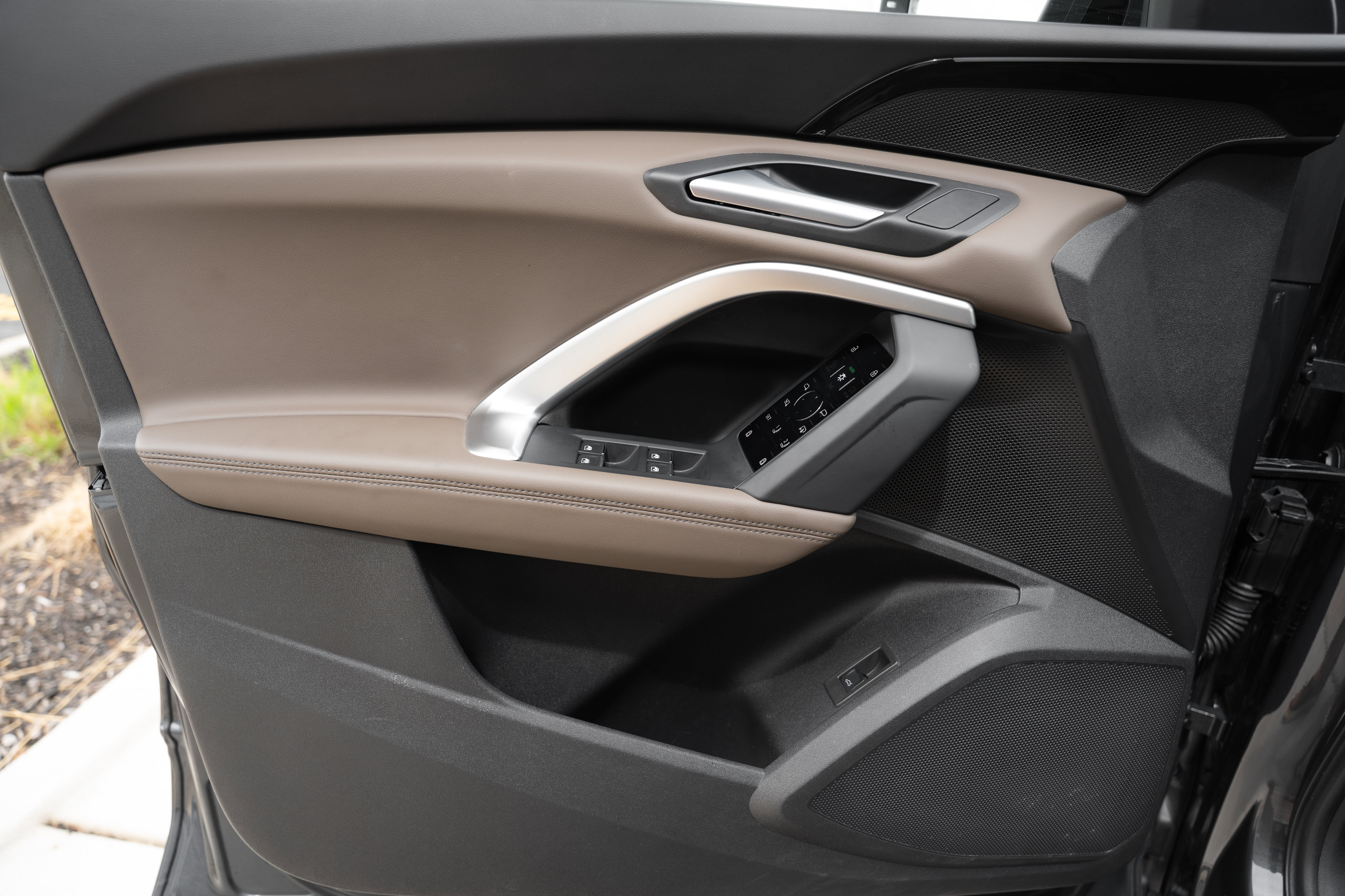 Certified 2025 Audi Q5 Premium w/ Convenience Package image 18