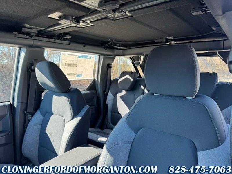 New 2025 Ford Bronco 4-Door image 23