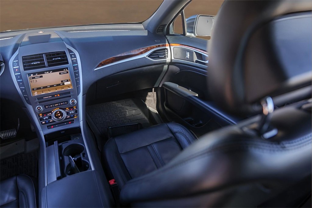 Used 2017 Lincoln MKZ Select w/ Technology Package image 27