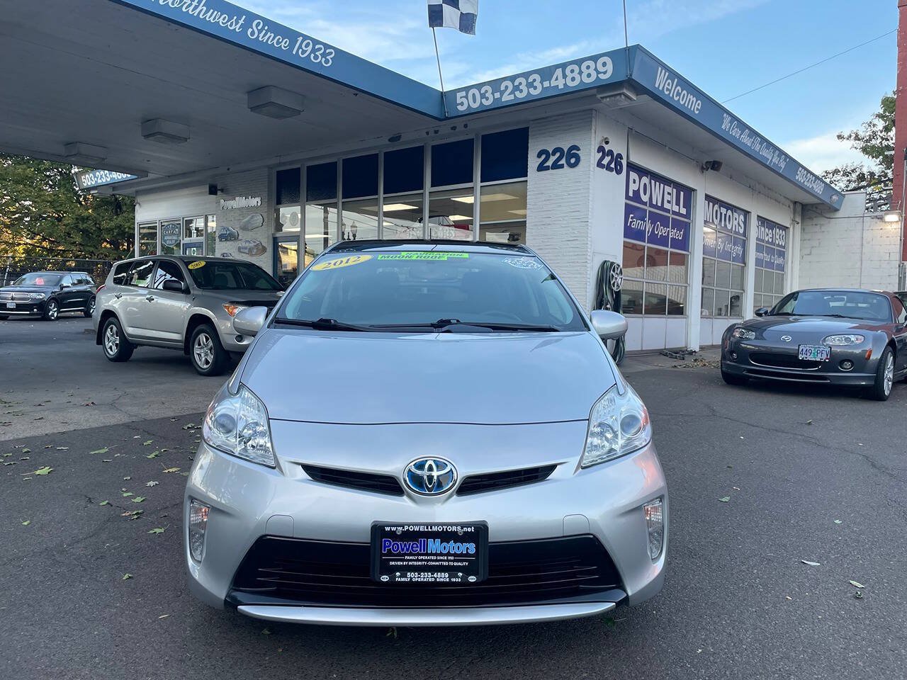 Used 2012 Toyota Prius Four w/ Deluxe Solar Roof Pkg FWD image 11