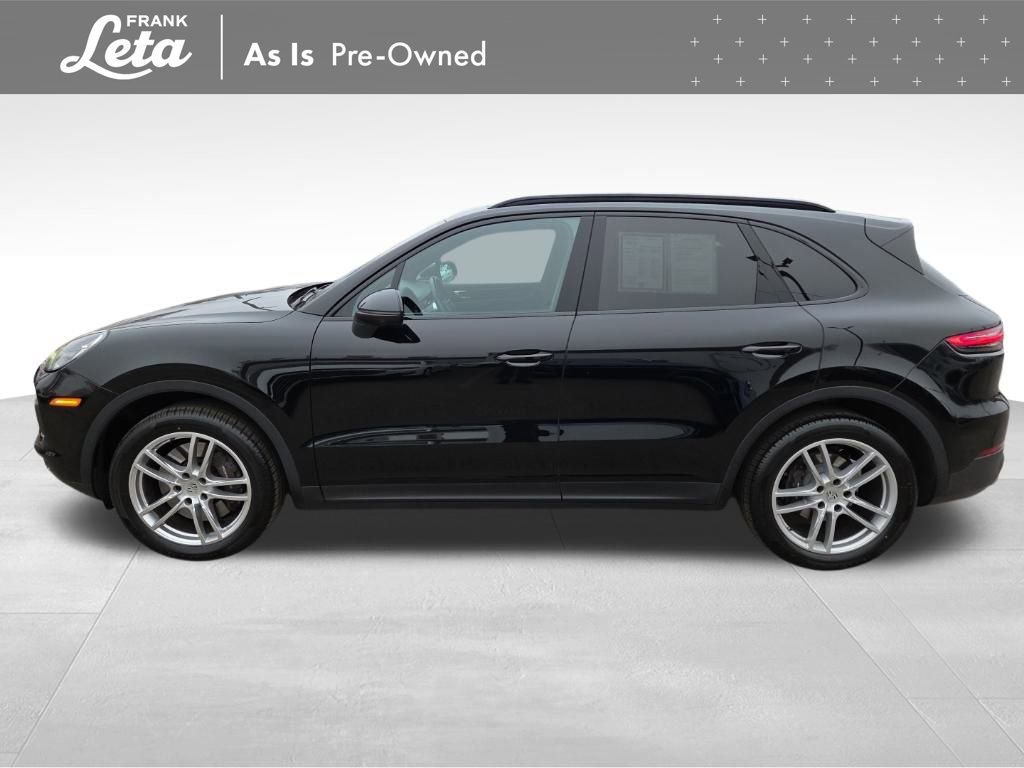 Used 2022 Porsche Cayenne w/ Premium Package image 5