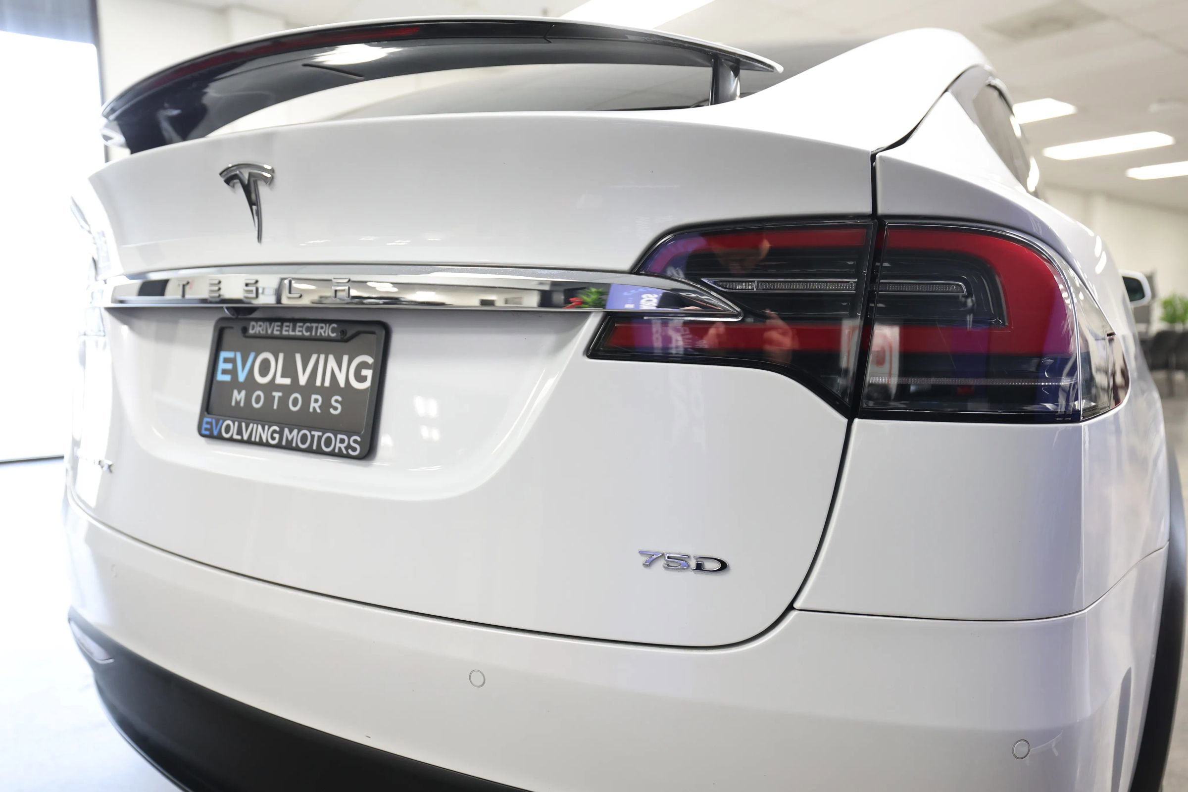 Used 2017 Tesla Model X 75D AWD/4WD image 16