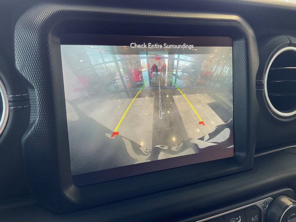 Used 2020 Jeep Wrangler Unlimited Sahara image 17