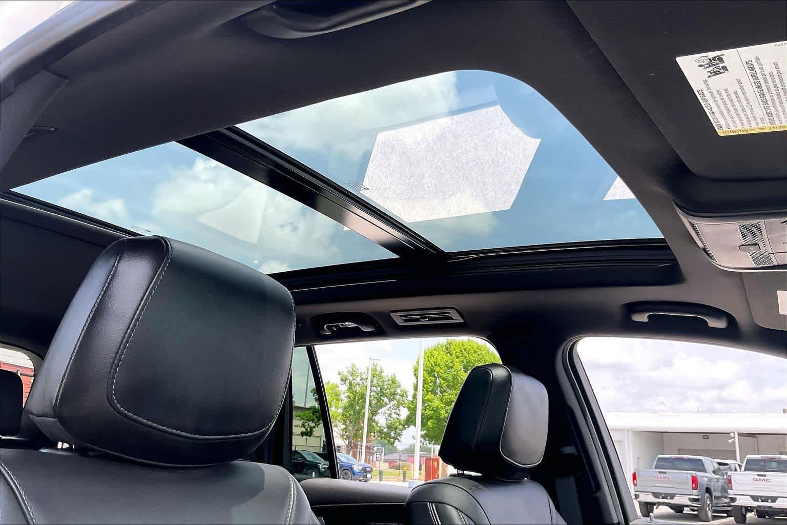 Used 2024 Cadillac XT6 Premium Luxury w/ LPO, Floor Liner Package FWD image 14