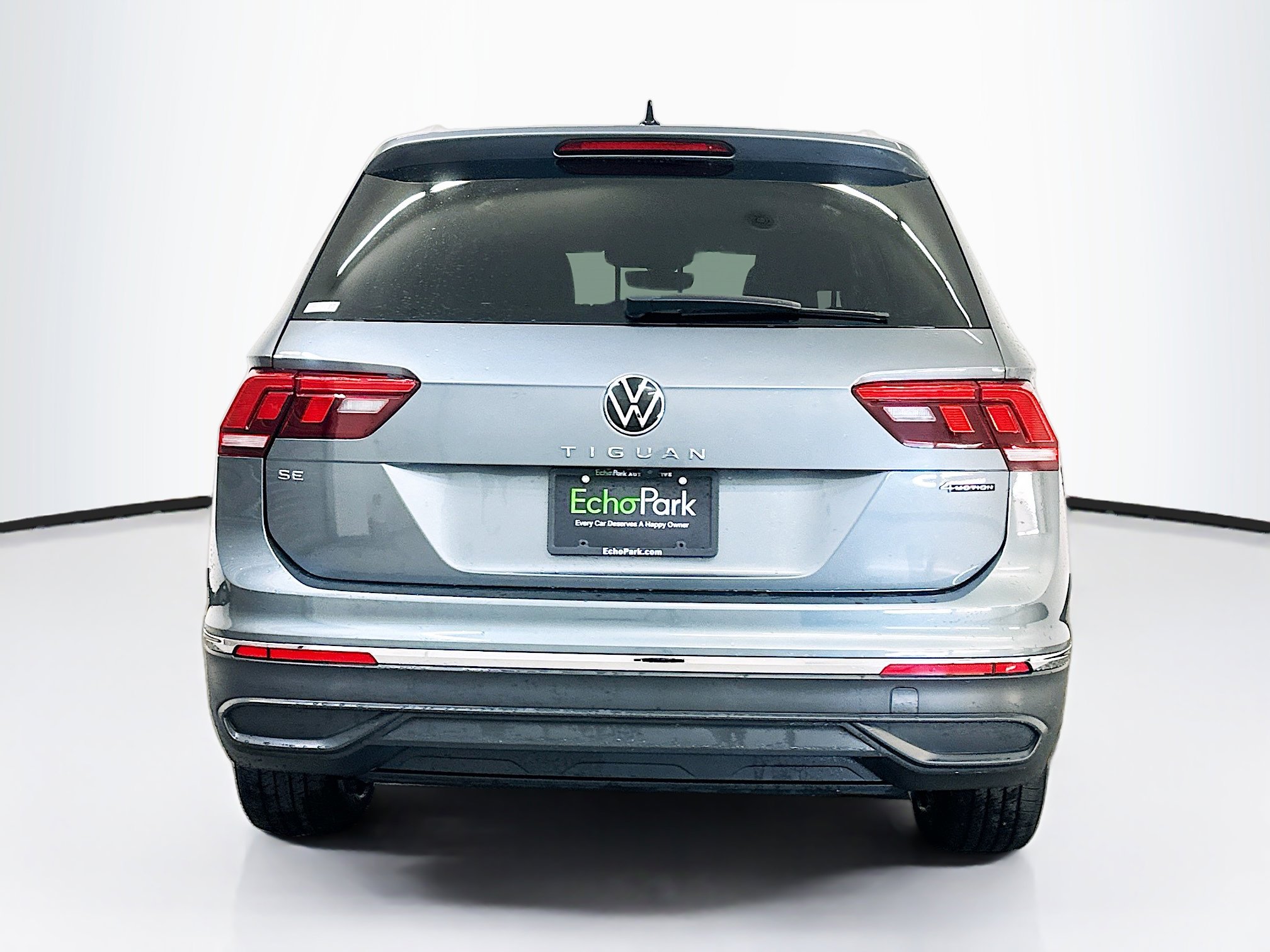 Used 2022 Volkswagen Tiguan SE w/ Panoramic Sunroof Package AWD/4WD image 7