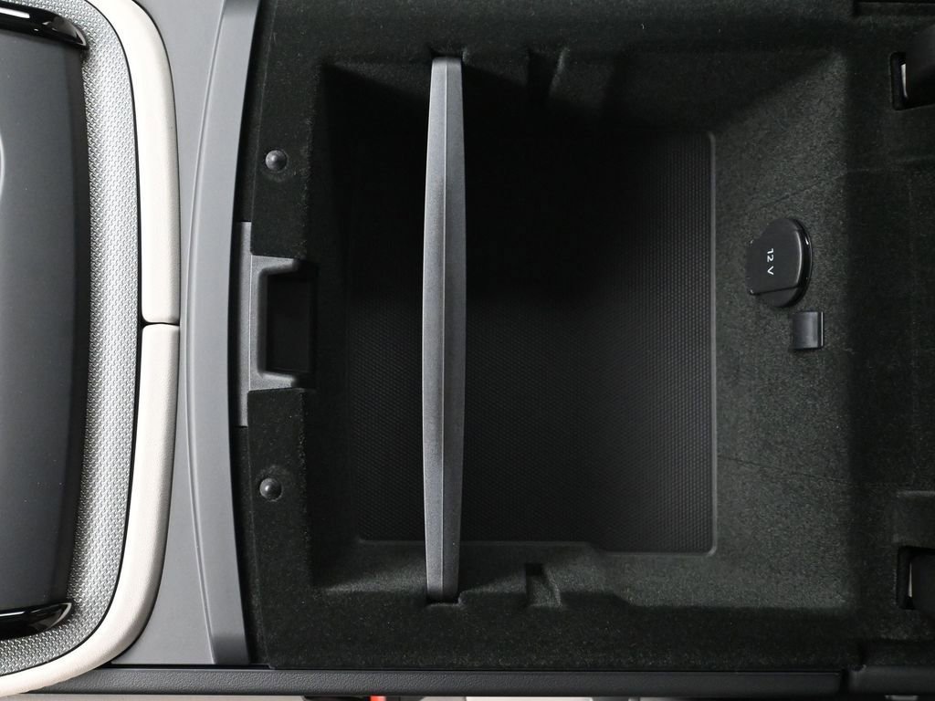 Used 2026 Porsche Panamera image 25