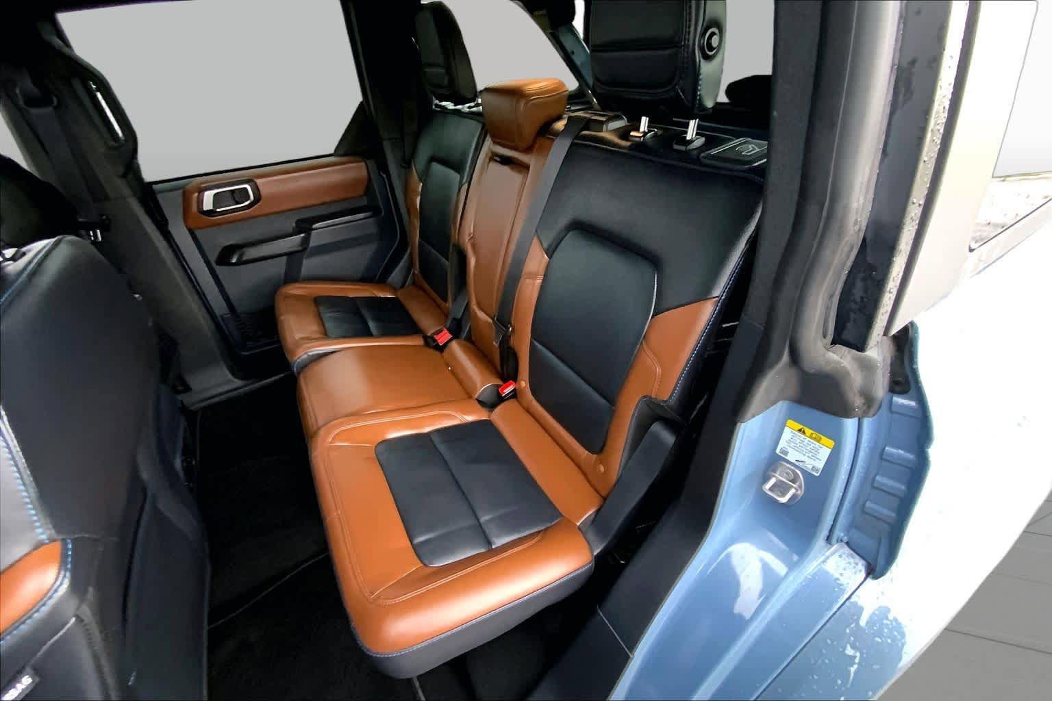 Used 2024 Ford Bronco Outer Banks AWD/4WD image 19