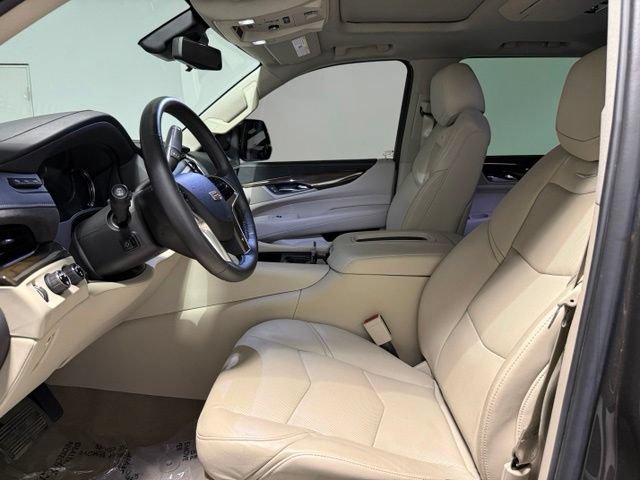 Used 2020 Cadillac Escalade Premium Luxury w/ LPO, Radiant Package AWD/4WD image 15