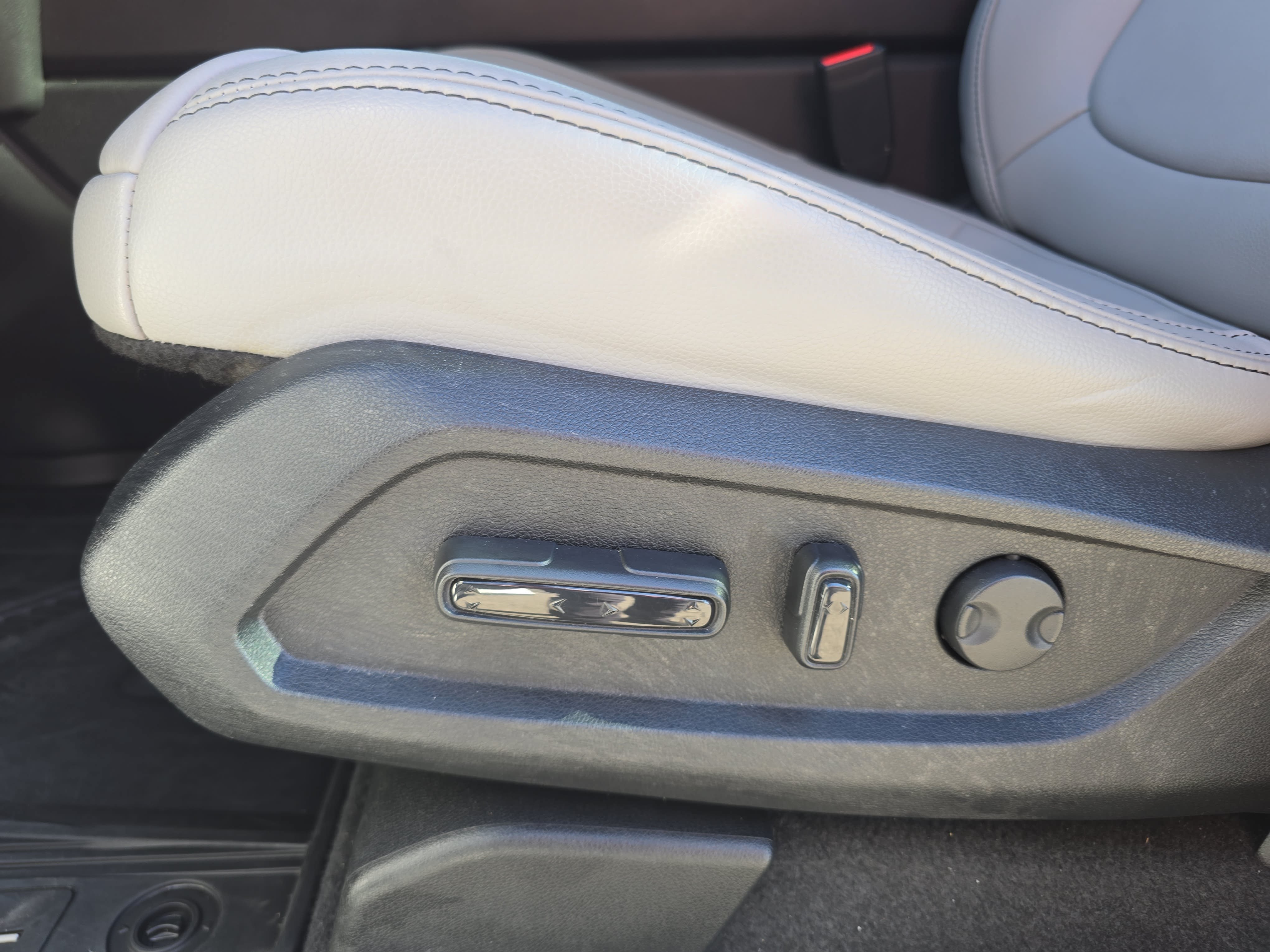 Used 2025 Honda Pilot Touring image 29