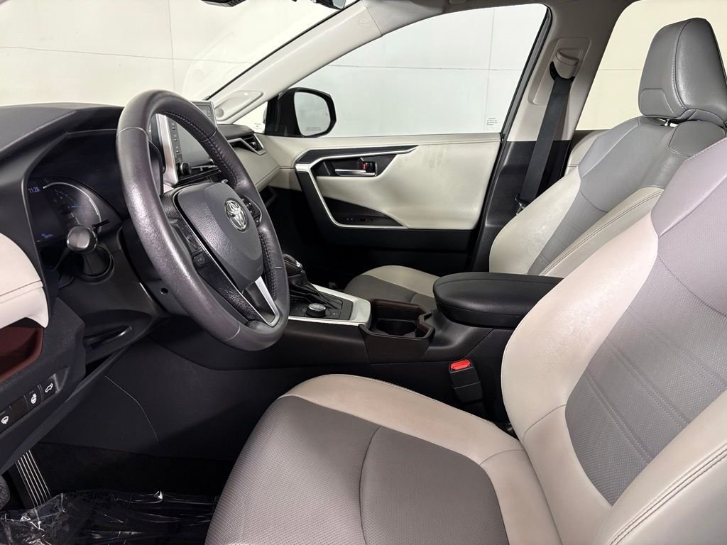 Used 2021 Toyota RAV4 Limited w/ Limited Grade Weather Package AWD/4WD image 21