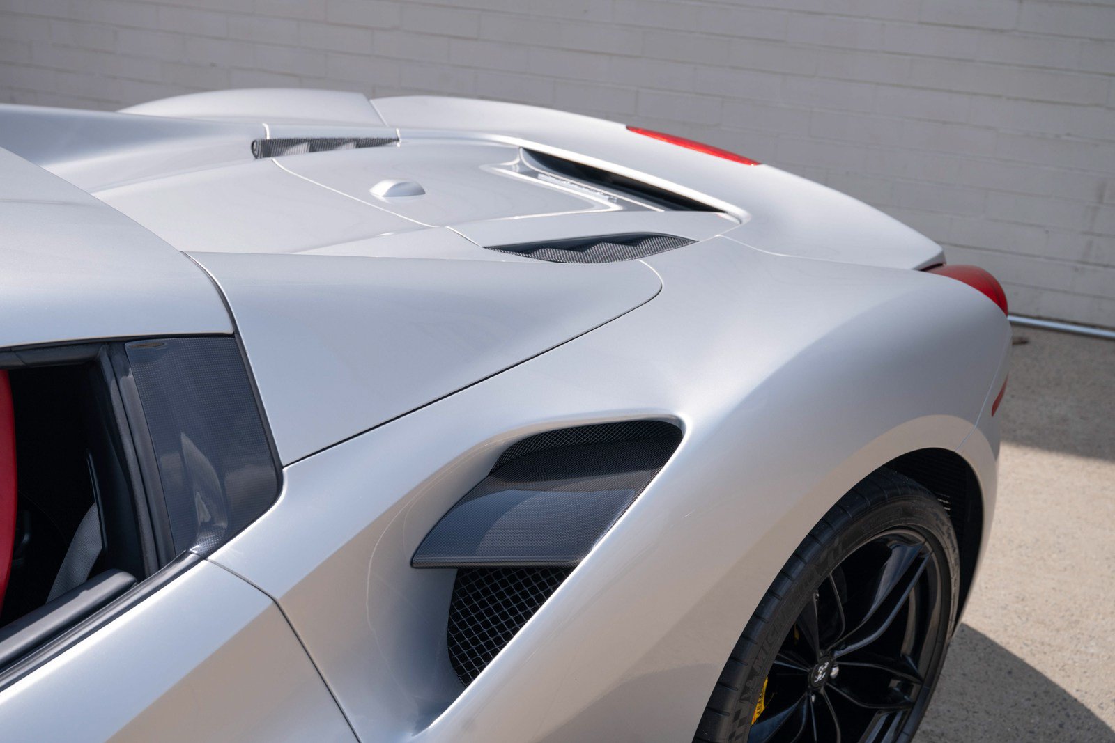 Used 2017 Ferrari 488 Spider RWD image 17