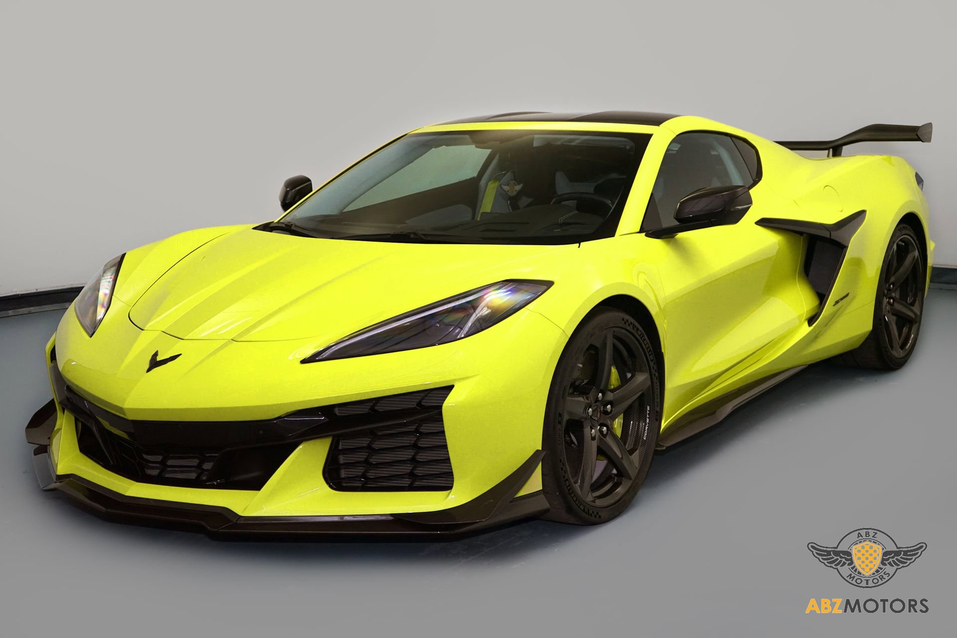 Used 2023 Chevrolet Corvette Z06 w/ Z07 Performance Package image 3