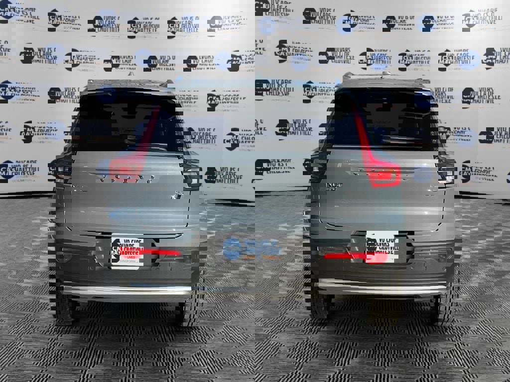 Certified 2023 Volvo XC40 B5 Ultimate w/ Protection Package Premier image 4