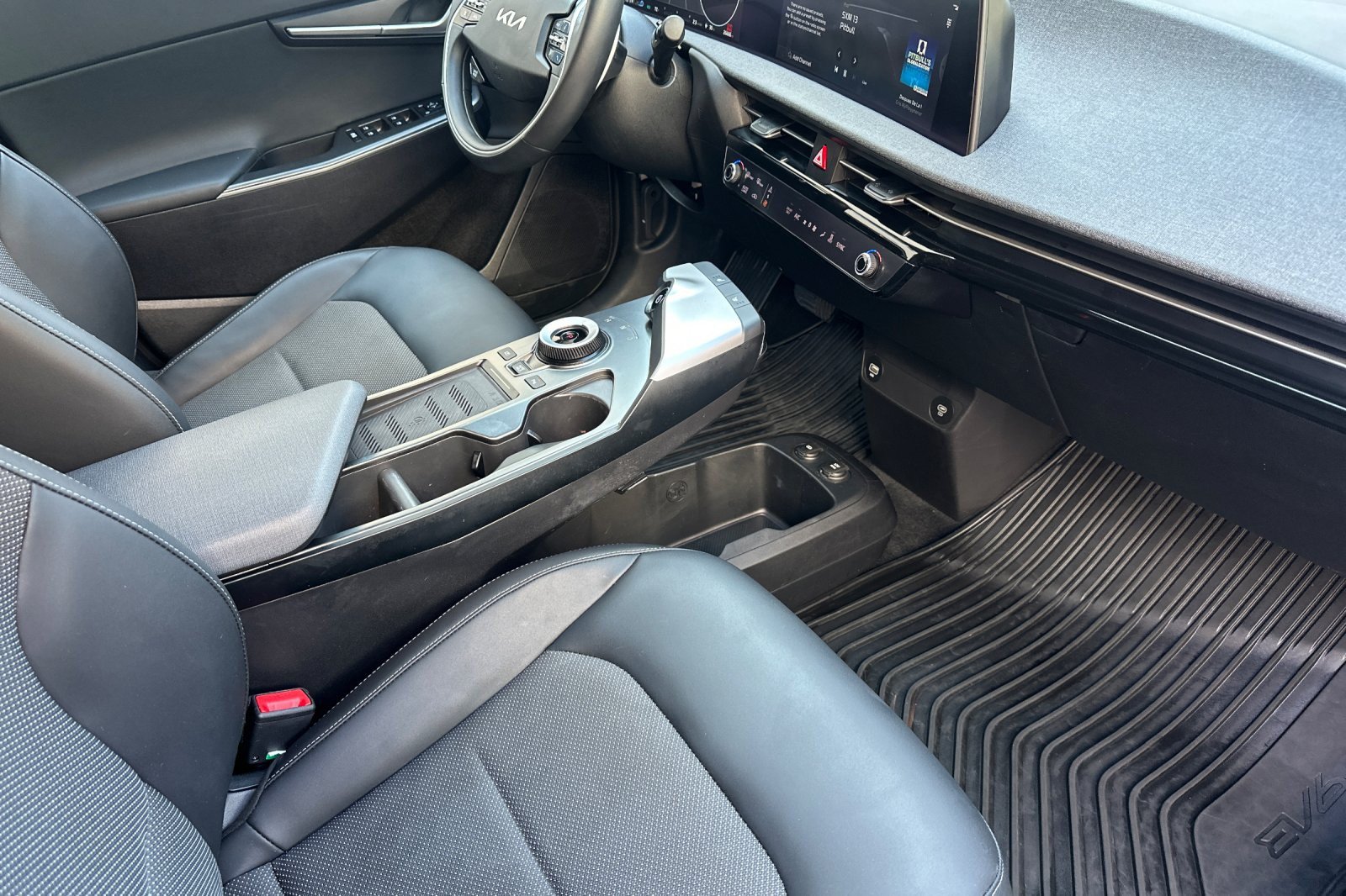 Used 2023 Kia EV6 Light RWD image 15