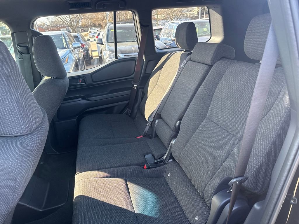 Used 2025 Toyota Land Cruiser image 33