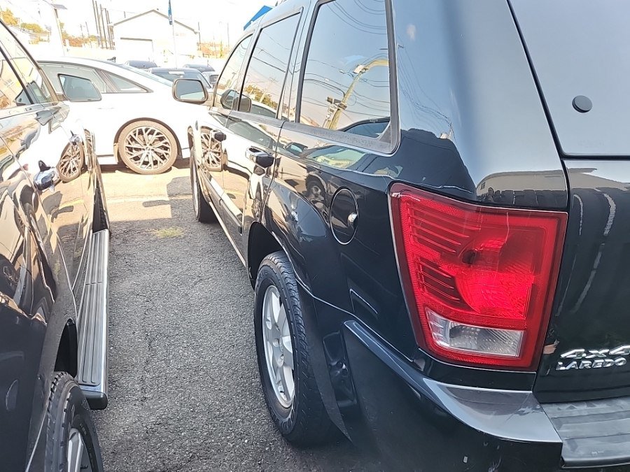 Used 2009 Jeep Grand Cherokee Laredo w/ Popular Equipment Group AWD/4WD image 6