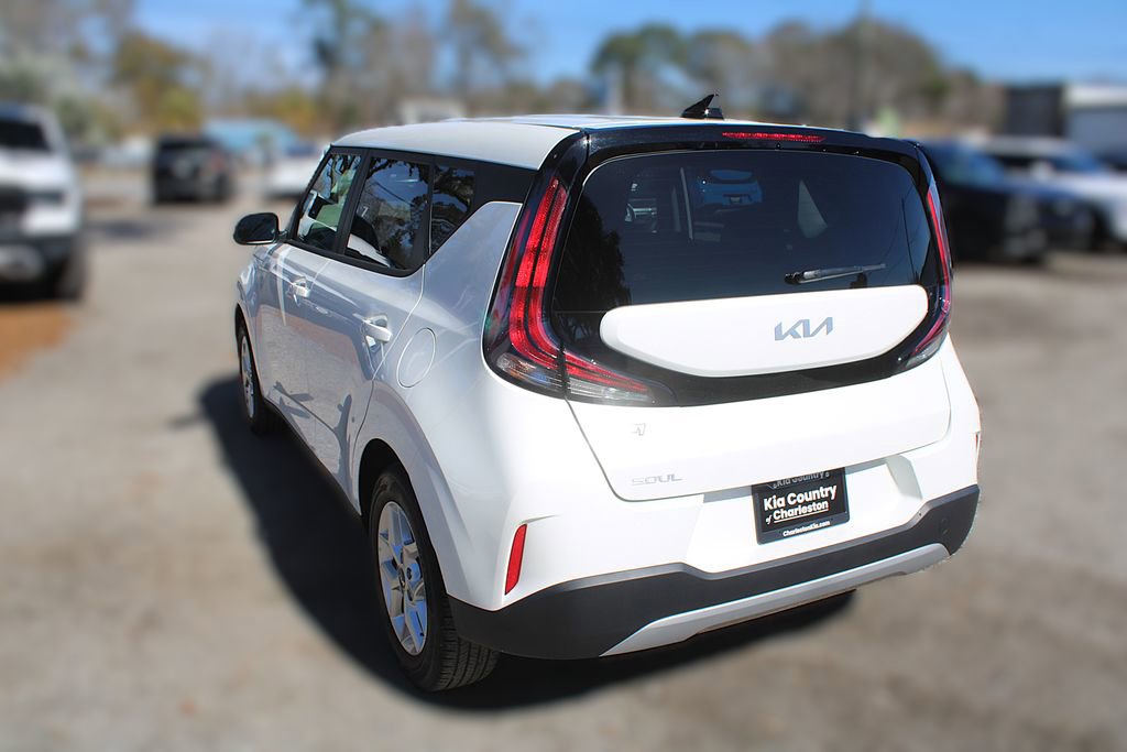 Certified 2025 Kia Soul LX image 12