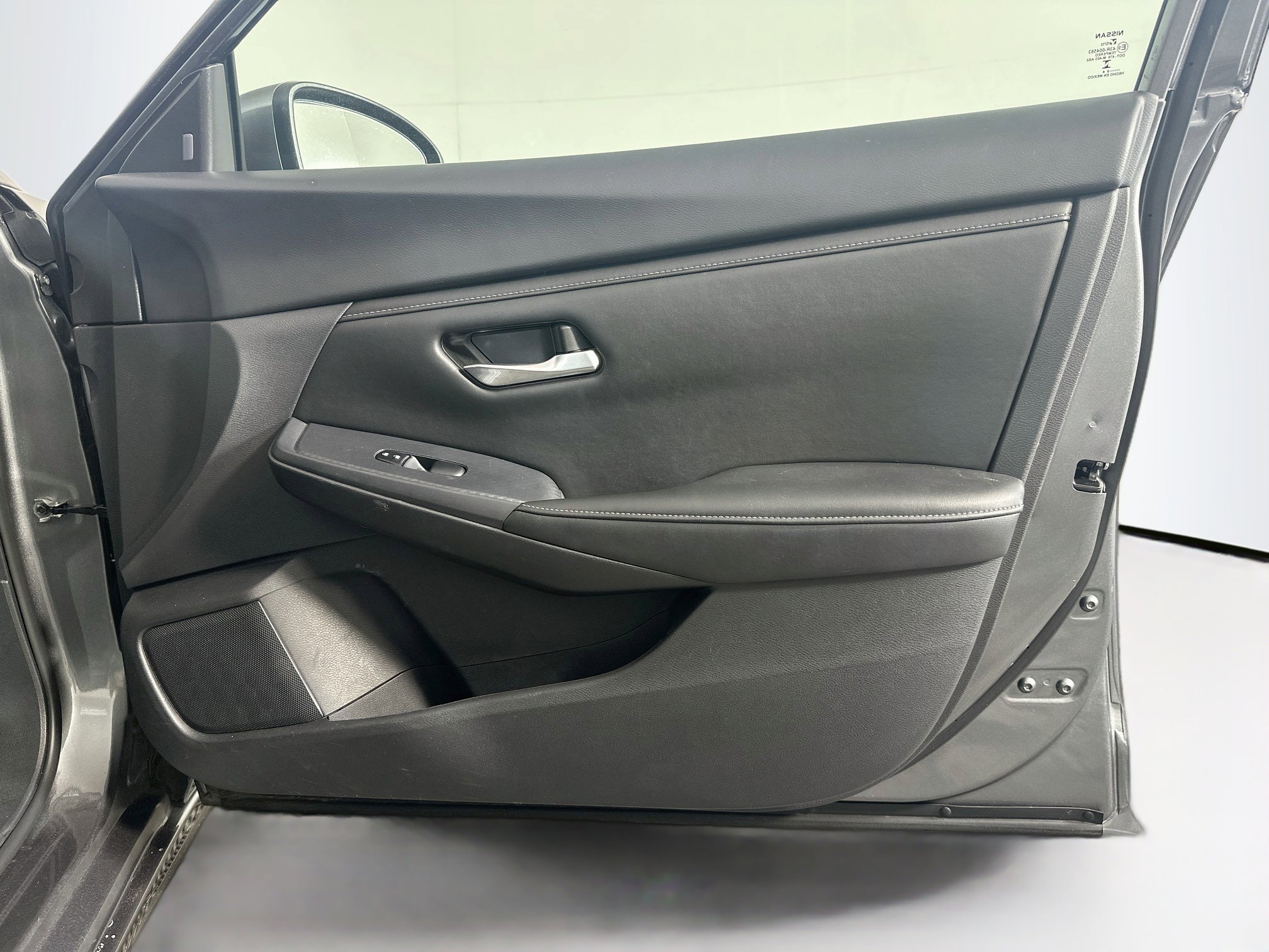 Used 2024 Nissan Sentra SV FWD image 30