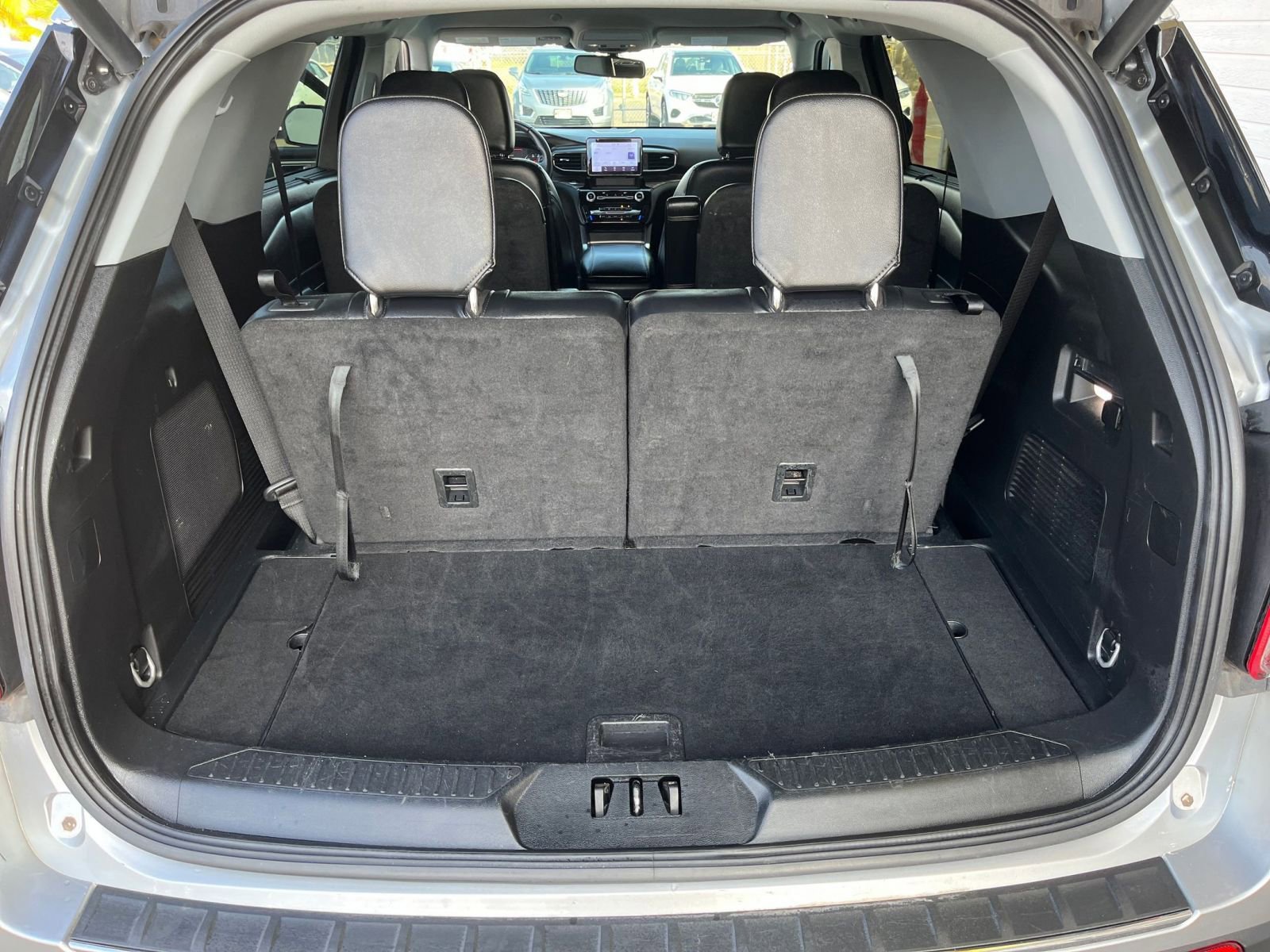 Used 2023 Ford Explorer Limited image 35