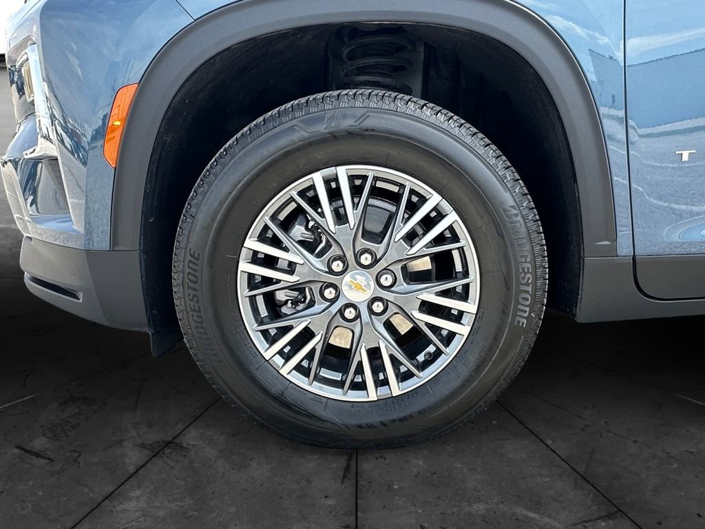 Used 2026 Chevrolet Traverse LT image 14