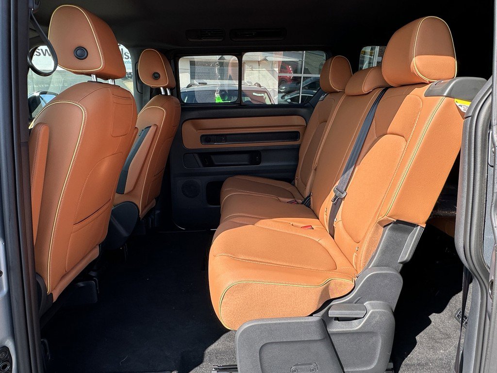 New 2025 Volkswagen ID. Buzz Pro S image 7