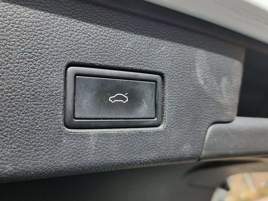 Used 2022 Volkswagen Atlas Cross Sport SEL Premium R-Line image 12