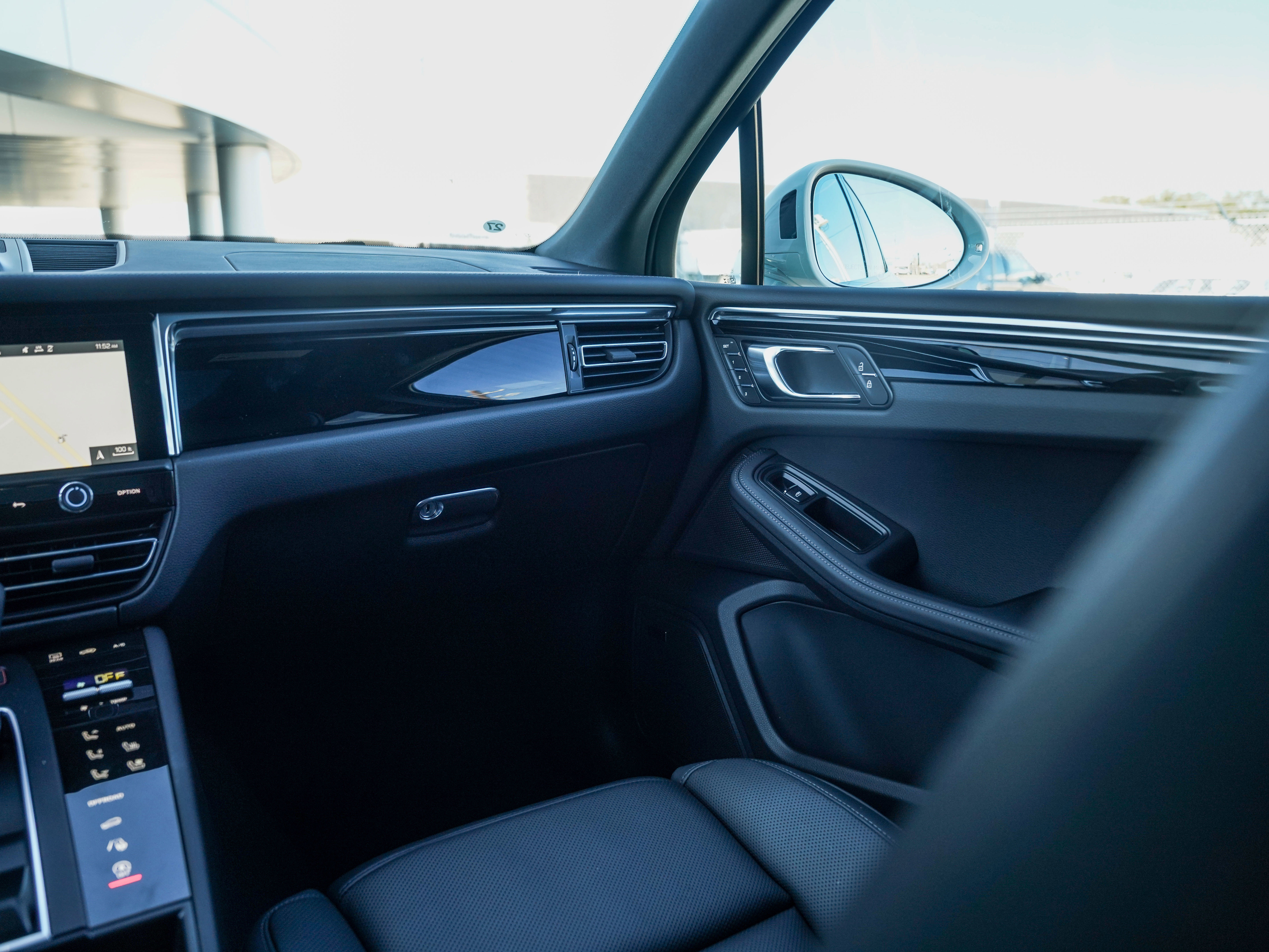 New 2026 Porsche Macan S image 27