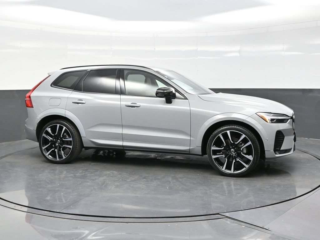 Used 2024 Volvo XC60 B5 Ultimate w/ Protection Package Premier AWD/4WD image 8