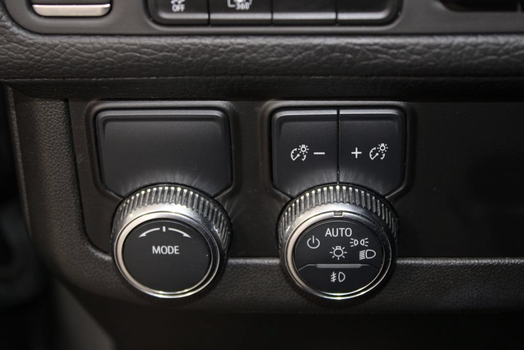 Used 2024 GMC Yukon XL Denali RWD image 49