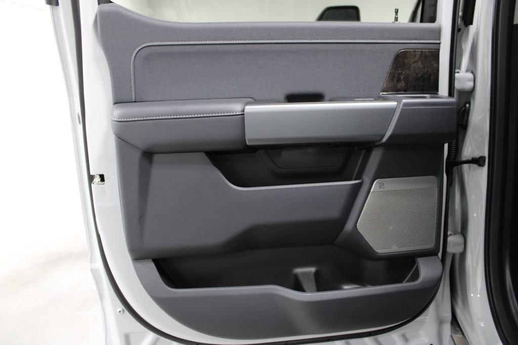 New 2026 Ford F250 Lariat w/ Black Appearance Package image 25