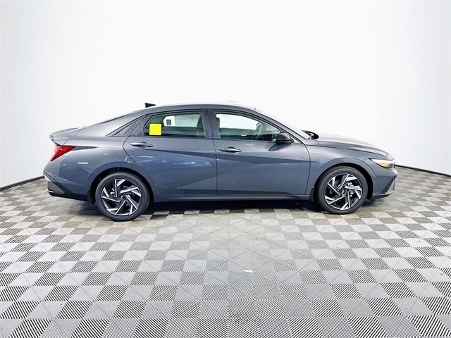 New 2025 Hyundai Elantra SEL image 9