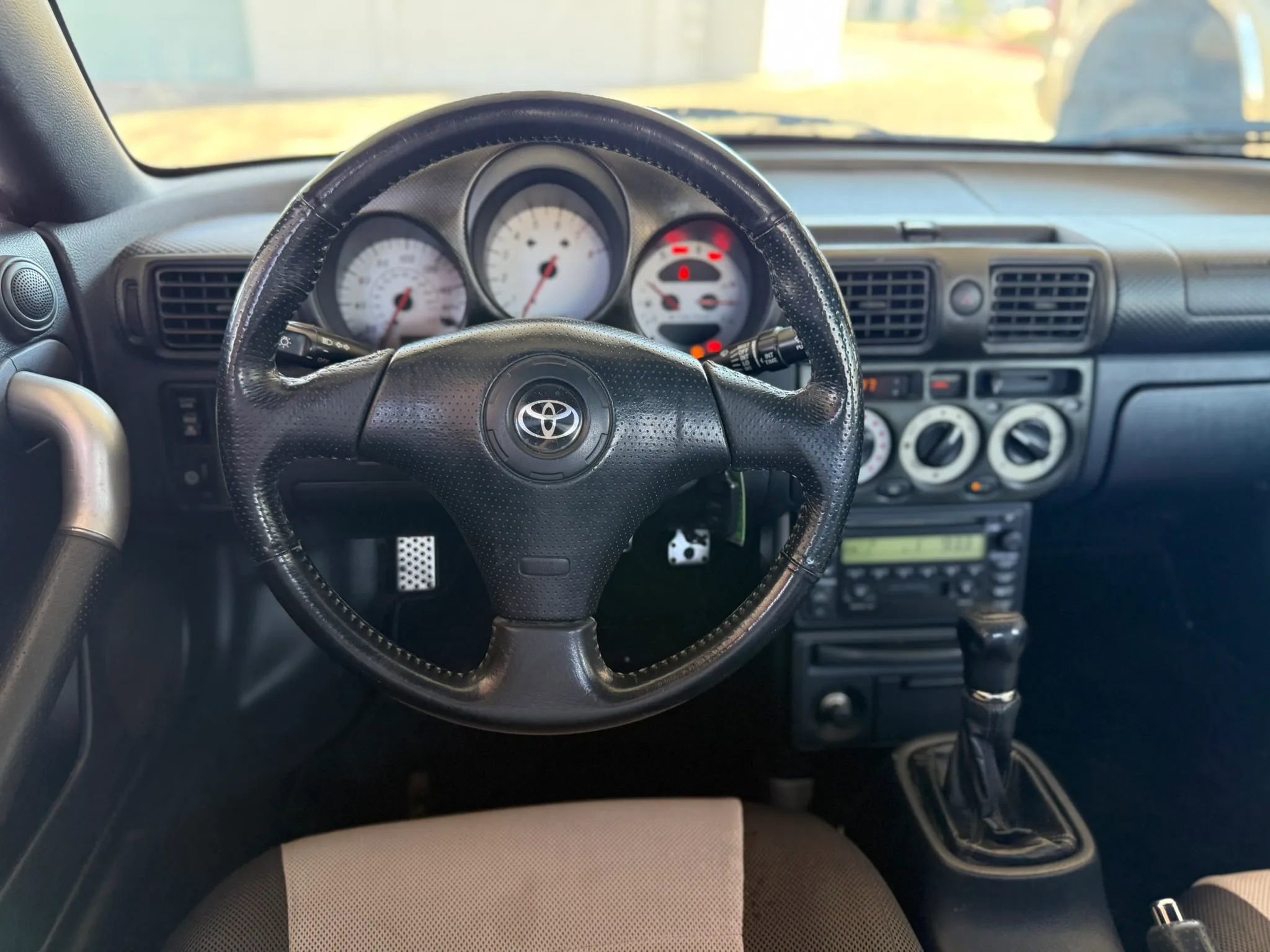 Used 2001 Toyota MR2 image 12