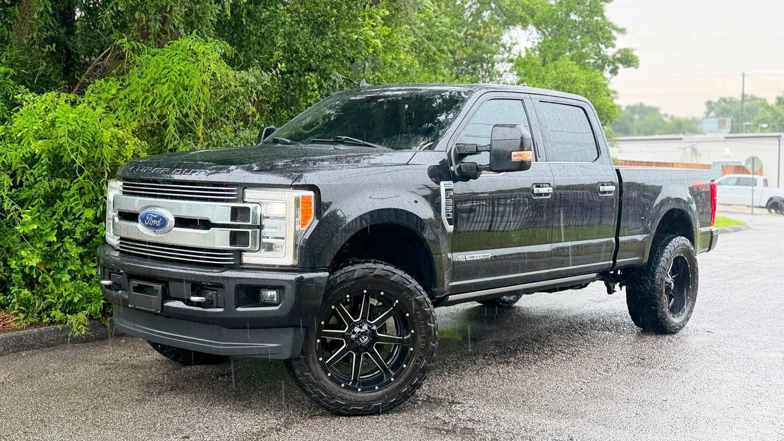 Used 2019 Ford F250 Limited AWD/4WD image 2