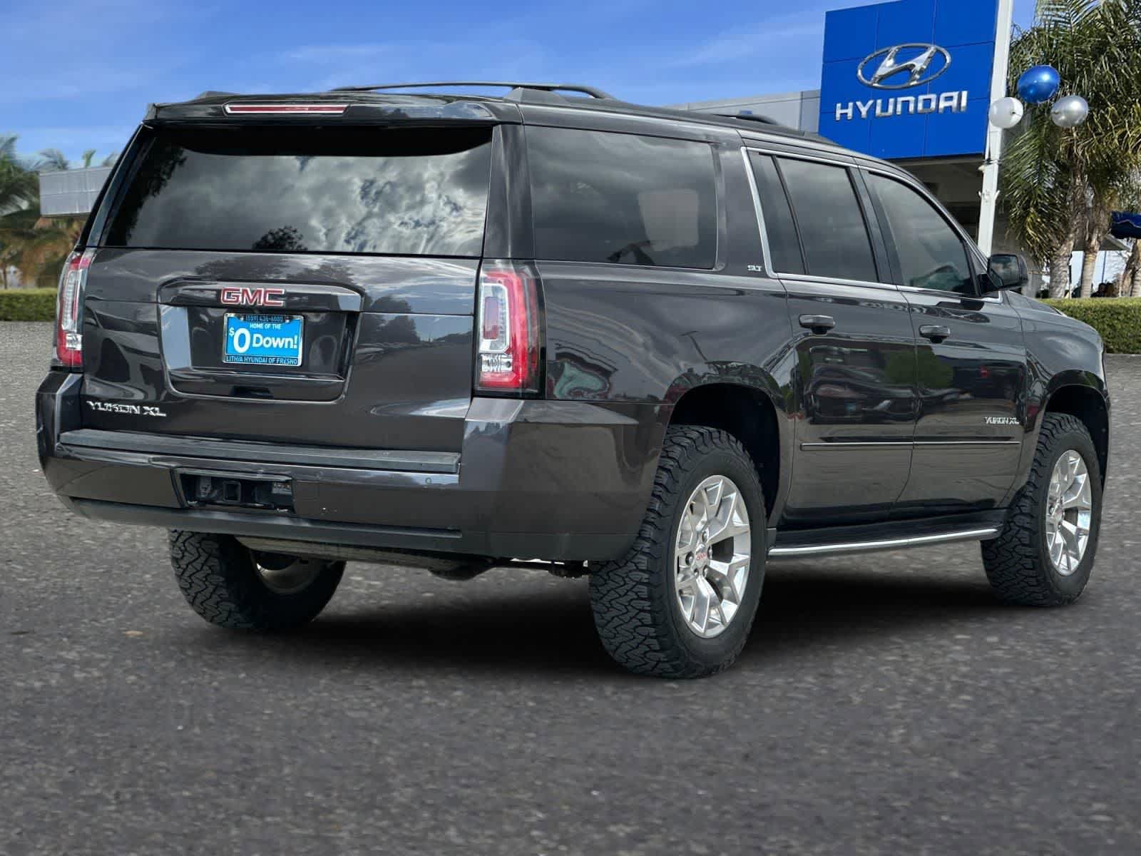 Used 2018 GMC Yukon XL SLT RWD image 3
