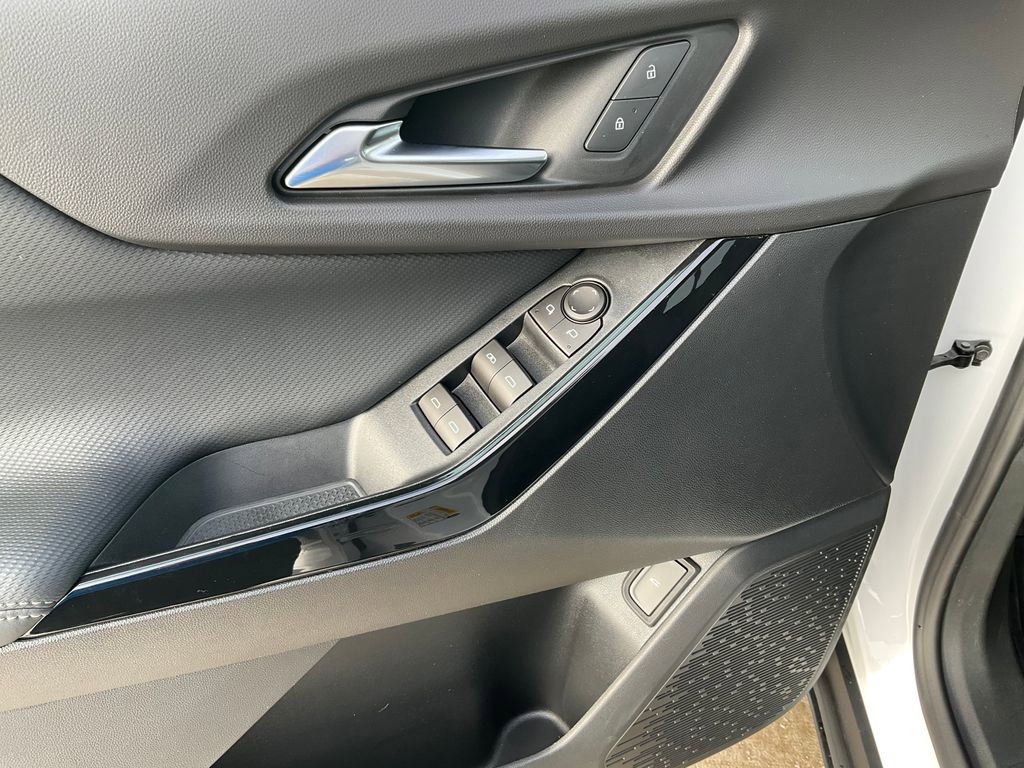 Used 2026 Chevrolet Equinox LT w/ Convenience Package II image 18