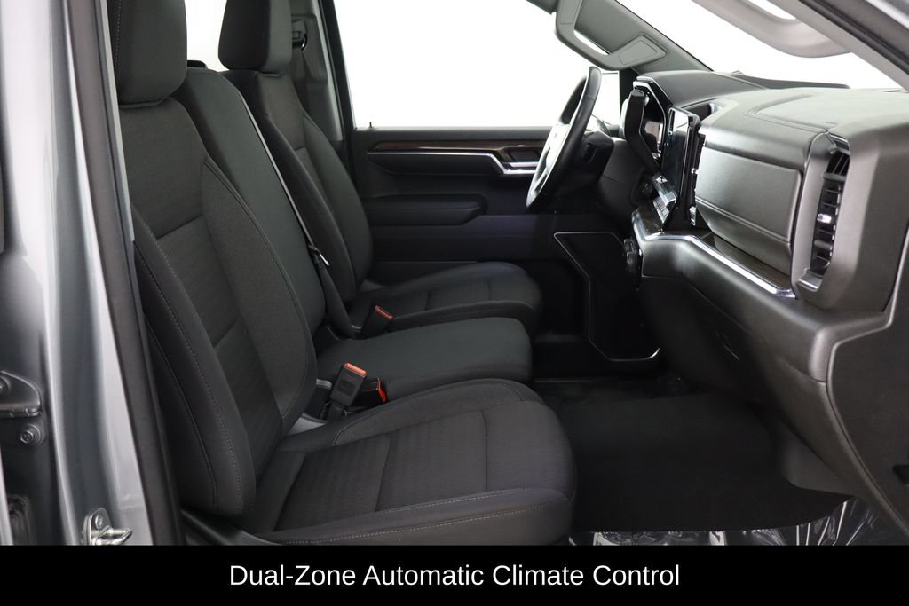 Used 2023 Chevrolet Silverado 1500 LT RWD image 17
