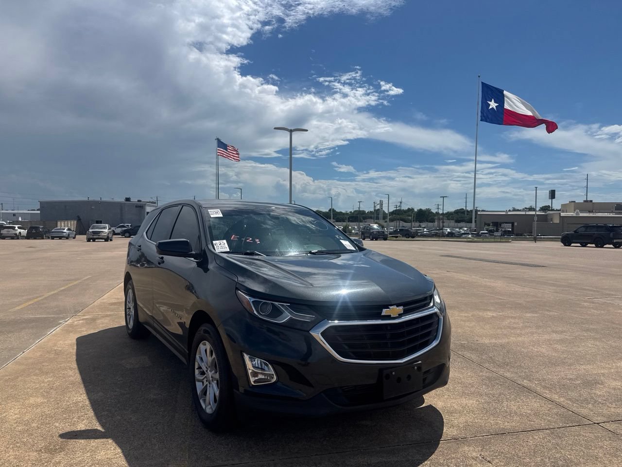 Used 2020 Chevrolet Equinox LT FWD image 2