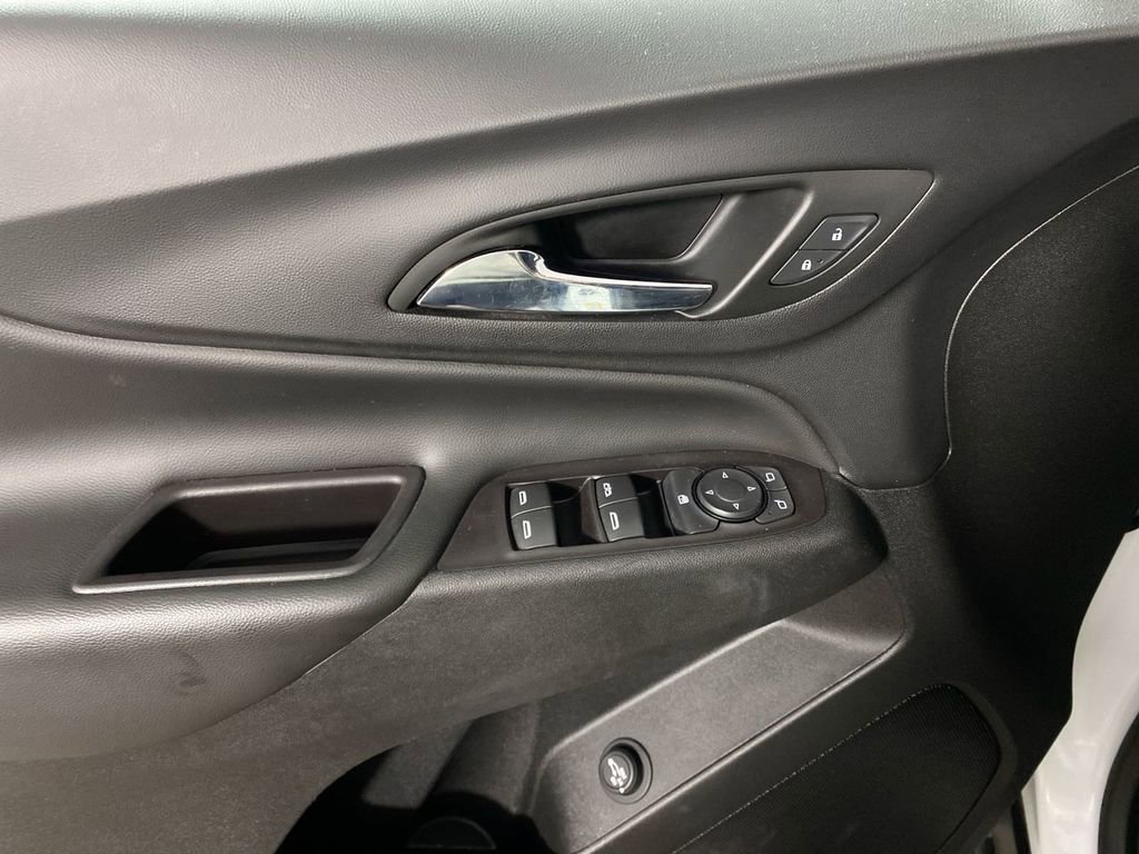 Used 2020 Chevrolet Equinox LT w/ Driver Convenience Package image 13