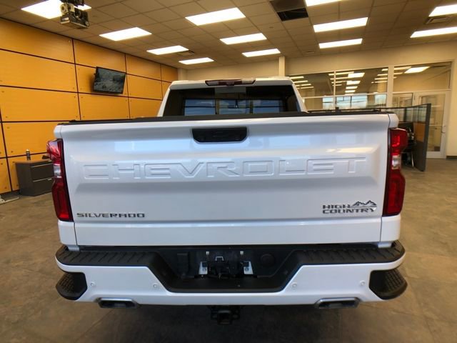 Used 2024 Chevrolet Silverado 1500 High Country w/ Technology Package AWD/4WD image 6