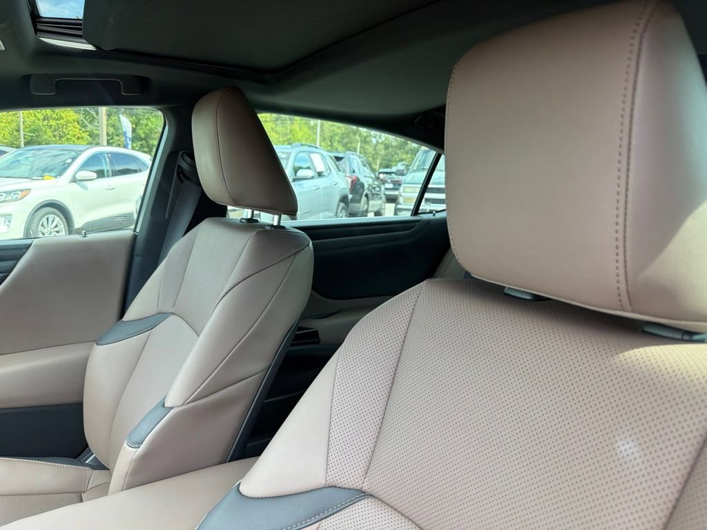 Used 2024 Lexus ES 350 w/ Premium Package FWD image 15