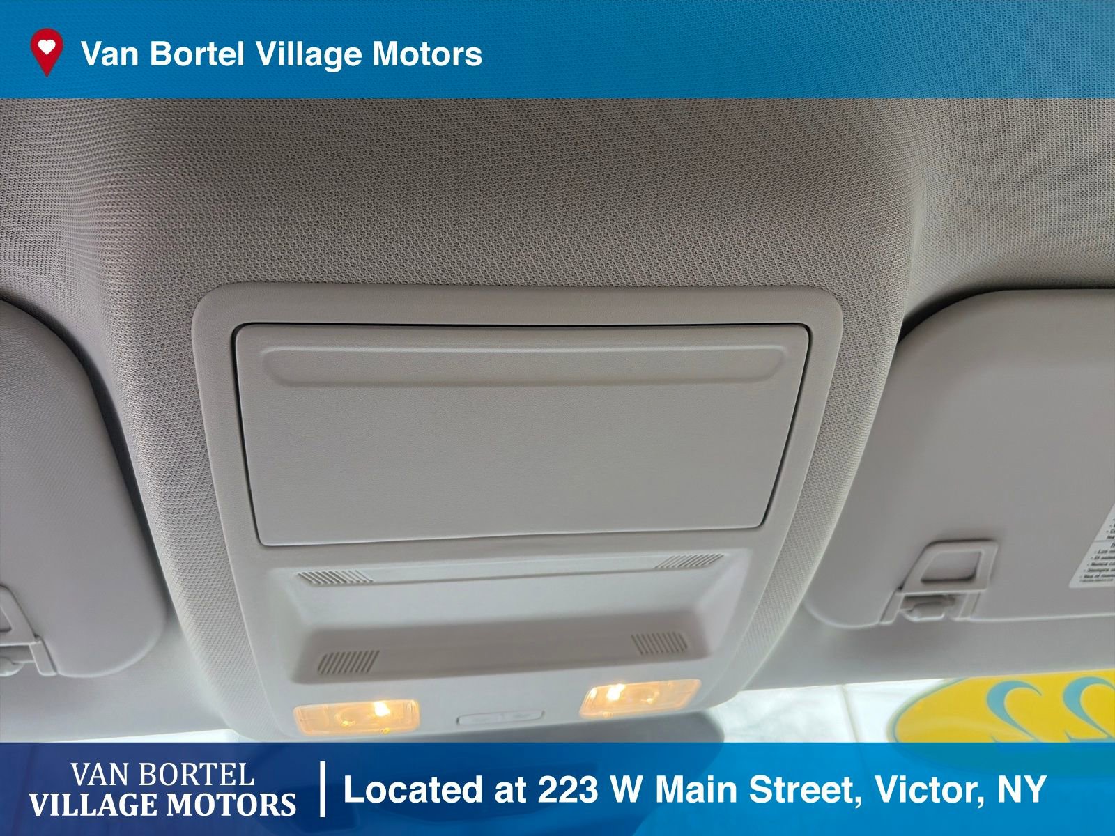 Used 2022 Ford Escape SE w/ Cold Weather Package image 24