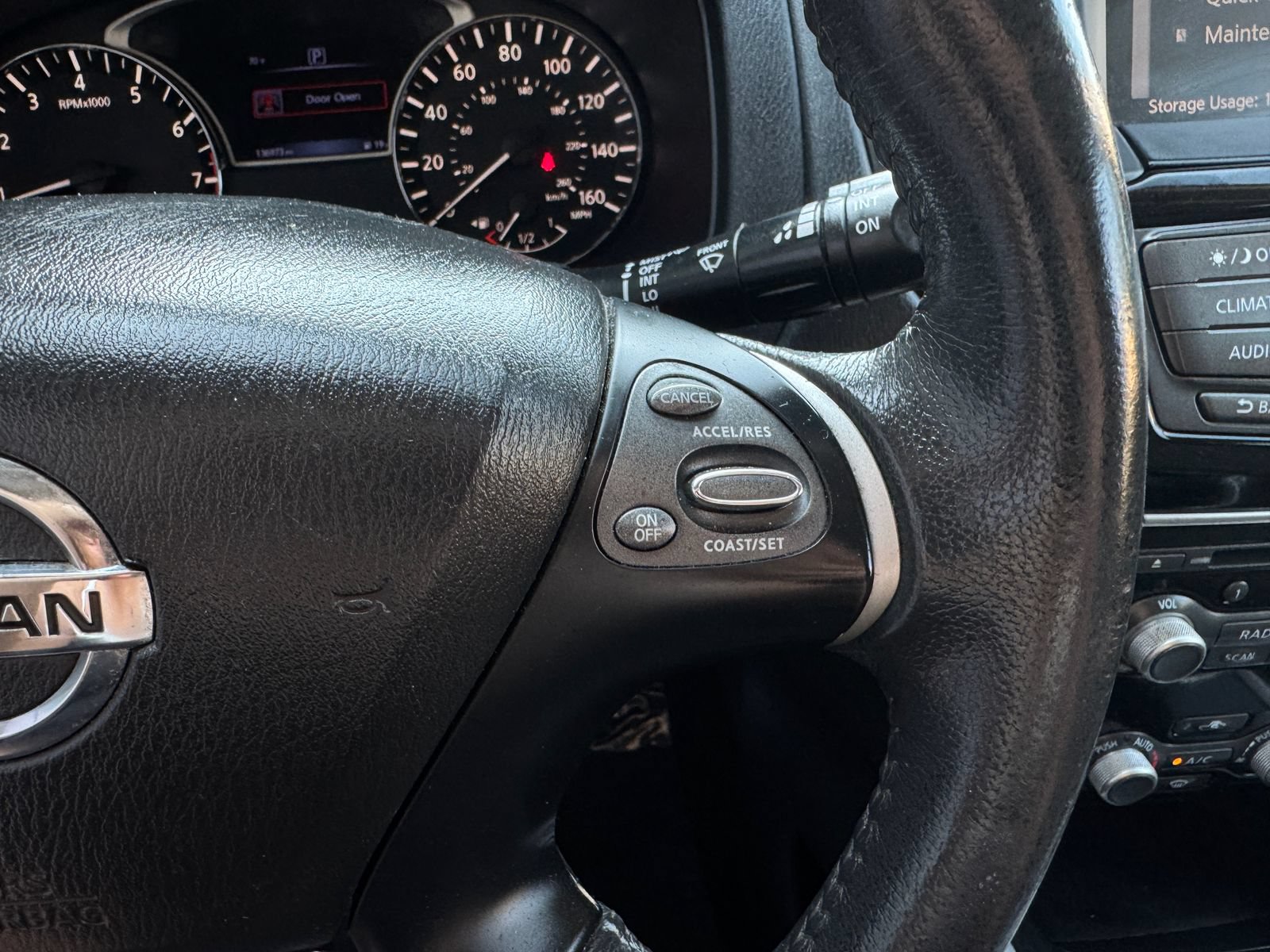 Used 2017 Nissan Pathfinder SV FWD image 27
