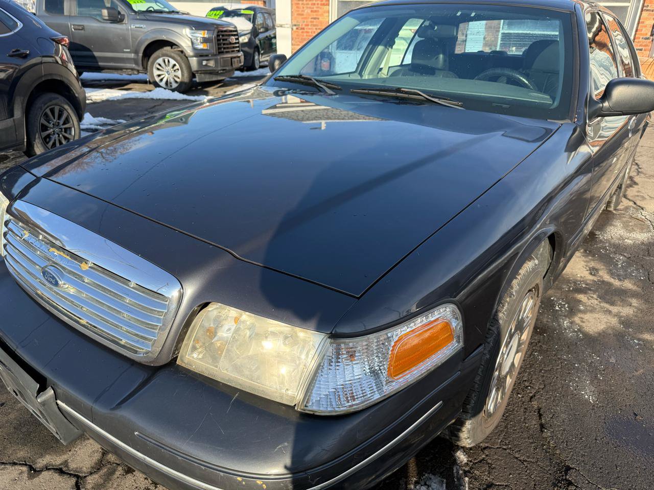 Used 2005 Ford Crown Victoria Police Interceptor RWD image 9